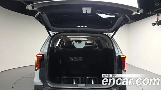 Kia Carnival Generation 4 — Фото автомобиля 26