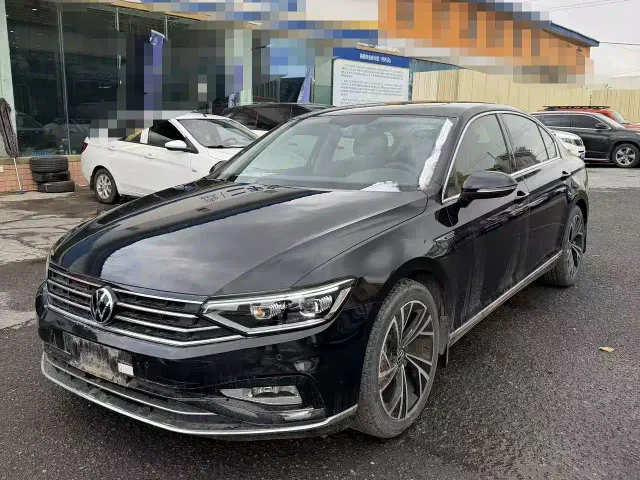 Фотография автомобиля — Volkswagen Magotan