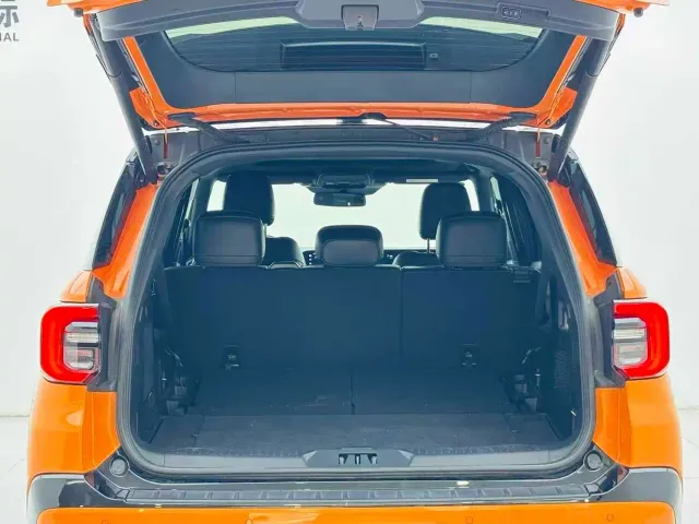 Ford Explorer — Фото автомобиля 19