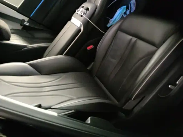 Xpeng X9 — Фото автомобиля 7