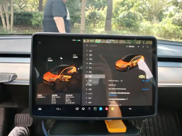Tesla Model 3 — Фото автомобиля 14
