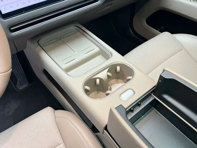 Li Auto i6 — Фото автомобиля 15