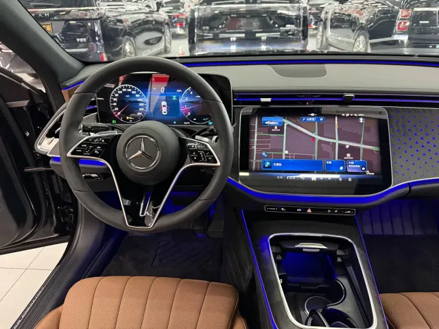 Mercedes-Benz E-Class — Фото автомобиля 8