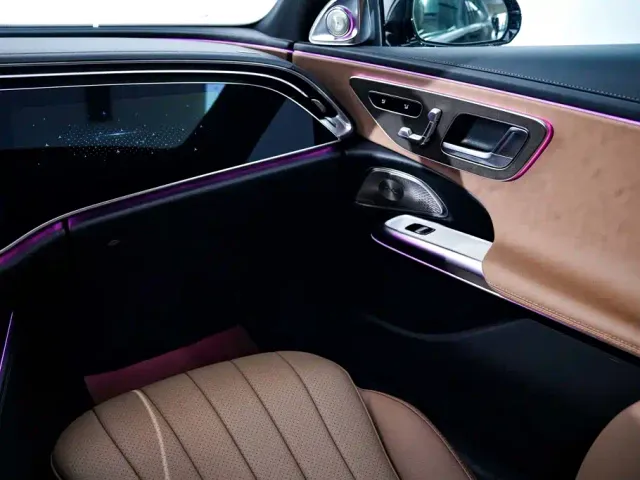 Mercedes-Benz E-Class — Фото автомобиля 22