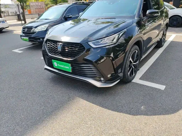 Toyota Crown Kluger — Фото автомобиля 23