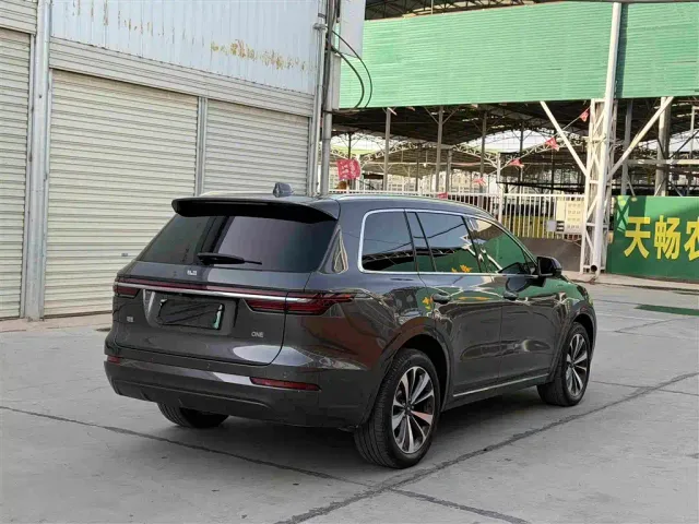 Li Auto ONE — Фото автомобиля 4