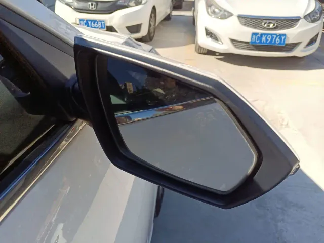 Hyundai Elantra — Фото автомобиля 12