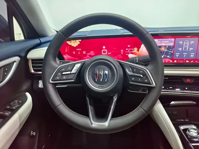 Buick Envision Plus — Фото автомобиля 11