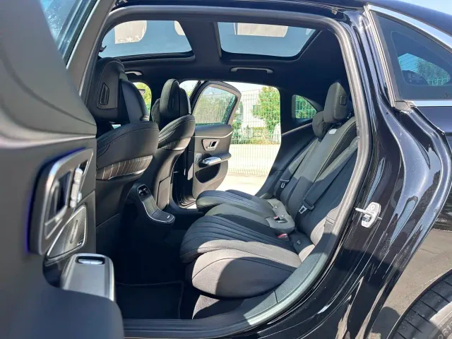 Mercedes-Benz E-Class — Фото автомобиля 6