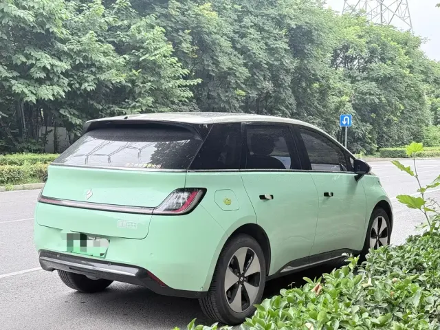 Baojun Cloud — Фото автомобиля 6