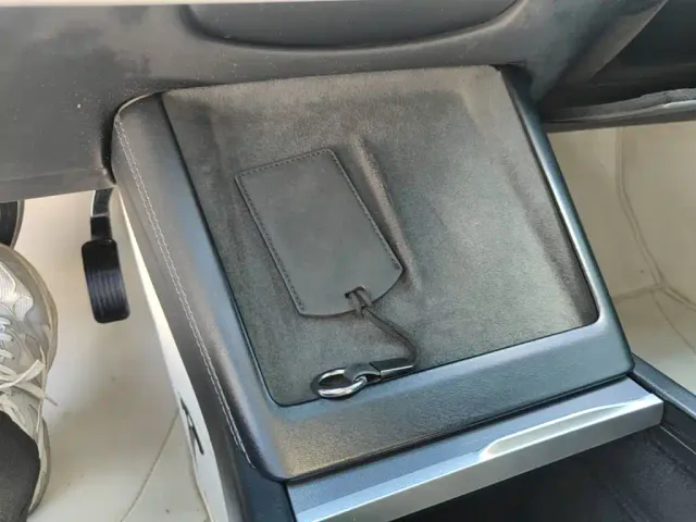 Tesla Model 3 — Фото автомобиля 8