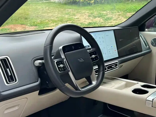 Li Auto L9 — Фото автомобиля 6