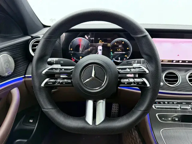 Mercedes-Benz E-Class — Фото автомобиля 5