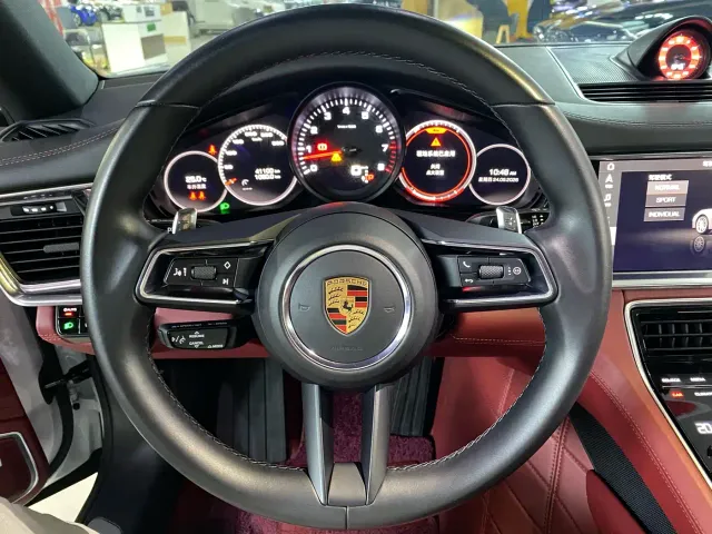 Porsche Panamera — Фото автомобиля 11