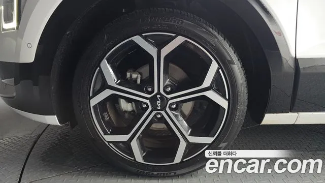Kia Niro The All New Niro Signature — Фото автомобиля 5