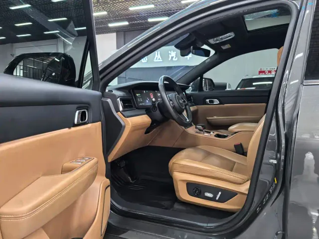 Li Auto ONE — Фото автомобиля 4