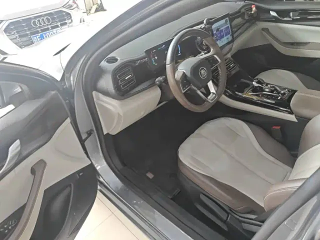 BYD Qin PLUS — Фото автомобиля 15