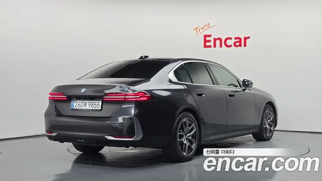 BMW 5-Series — Фото автомобиля 2