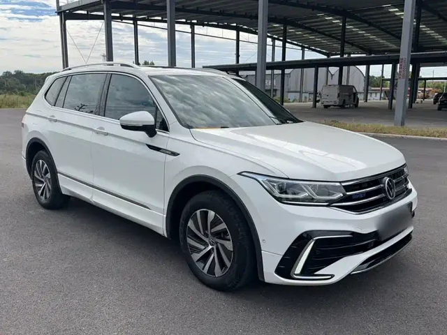 Volkswagen Tiguan L PHEV — Фото автомобиля 8