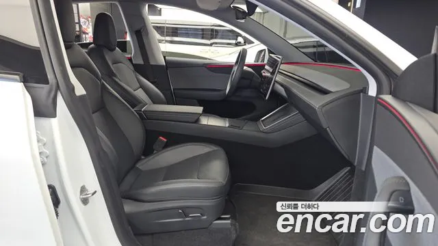 Tesla Model Y — Фото автомобиля 17
