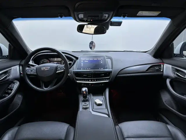 Cadillac CT5 — Фото автомобиля 9
