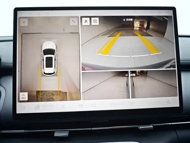 Geely Galaxy Starship 7 EM-i — Фото автомобиля 17