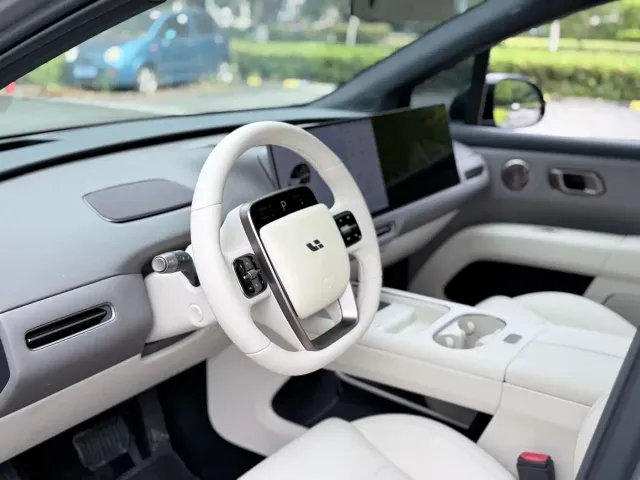 Li Auto i6 — Фото автомобиля 16