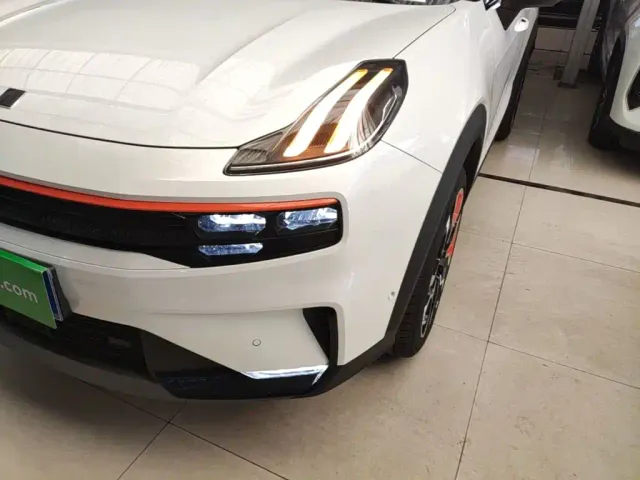 Lynk & Co Lynk & Co 06 2020 1.5T Halo — Фото автомобиля 23