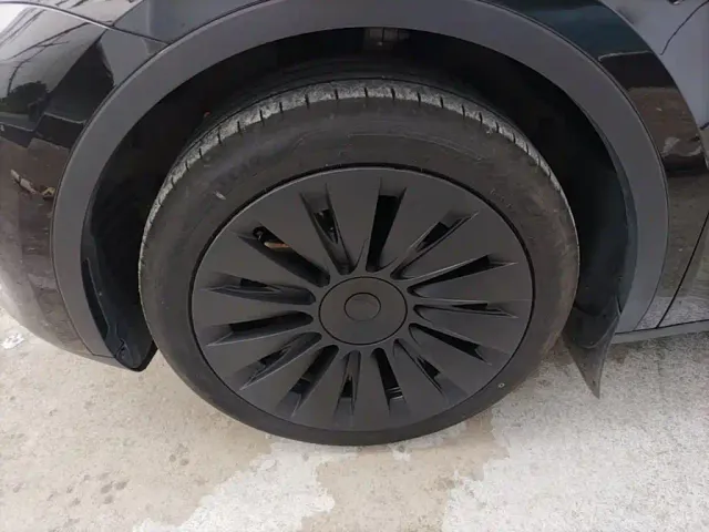 Tesla Model Y — Фото автомобиля 22