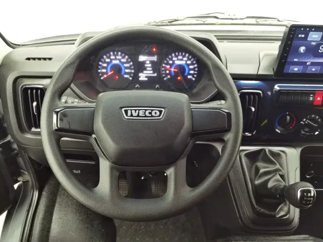 Iveco Iveco Daily 2025 Model V35 Van 2.5T Manual Short Wheelbase Low Roof Dual Tires — Фото автомобиля 11