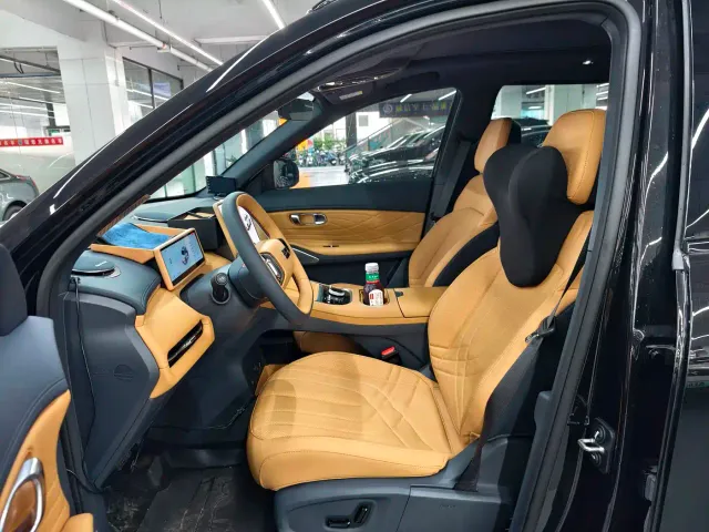 Geely Galaxy Starship 7 EM-i — Фото автомобиля 7