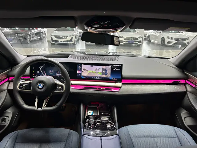 BMW 5 Series — Фото автомобиля 9