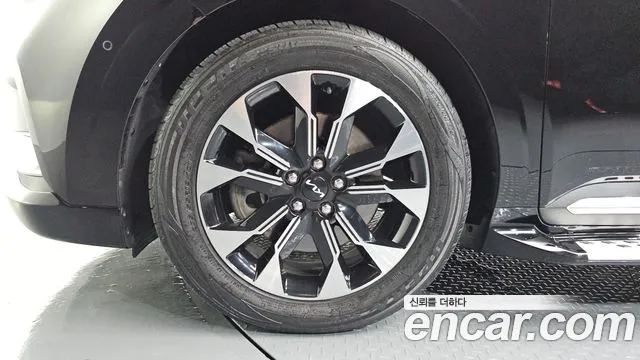 Kia Carnival 4th Gen — Фото автомобиля 5