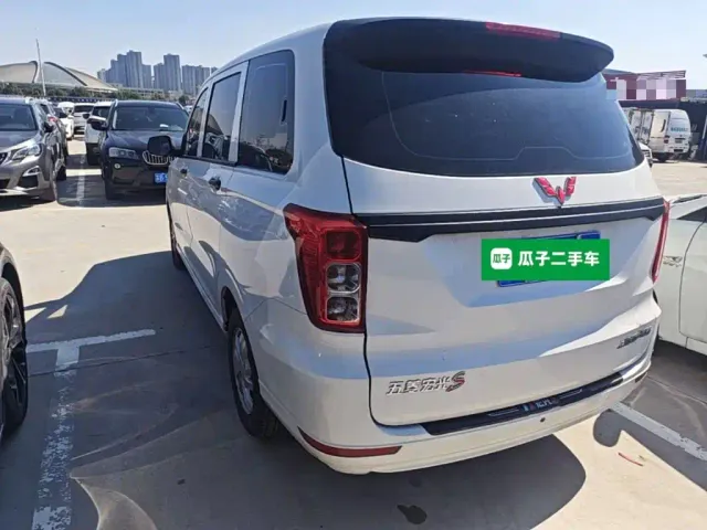 Wuling Hongguang — Фото автомобиля 4