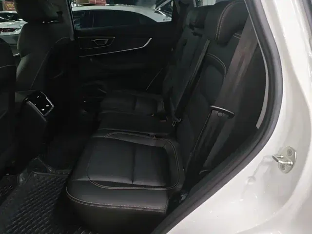 Chery Tiggo 8 — Фото автомобиля 16