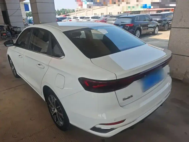 Geely Emgrand — Фото автомобиля 4