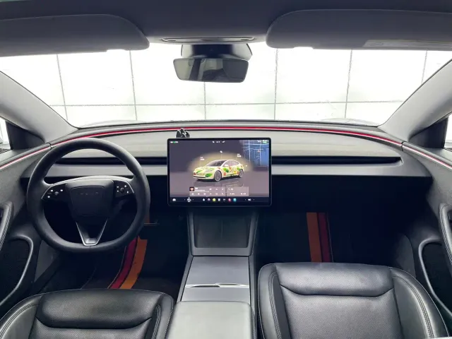 Tesla Model 3 — Фото автомобиля 9