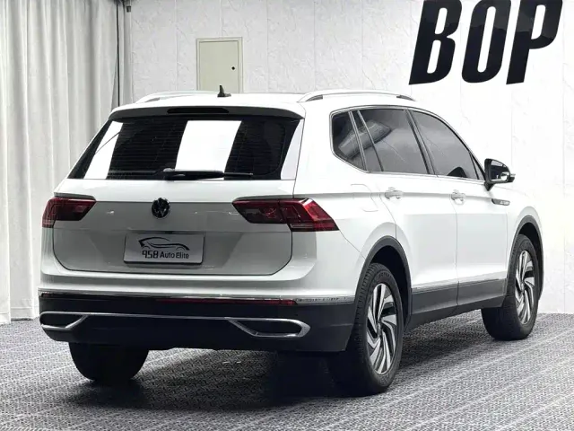 Volkswagen Tiguan L — Фото автомобиля 13