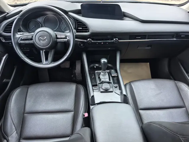 Mazda Axela — Фото автомобиля 7