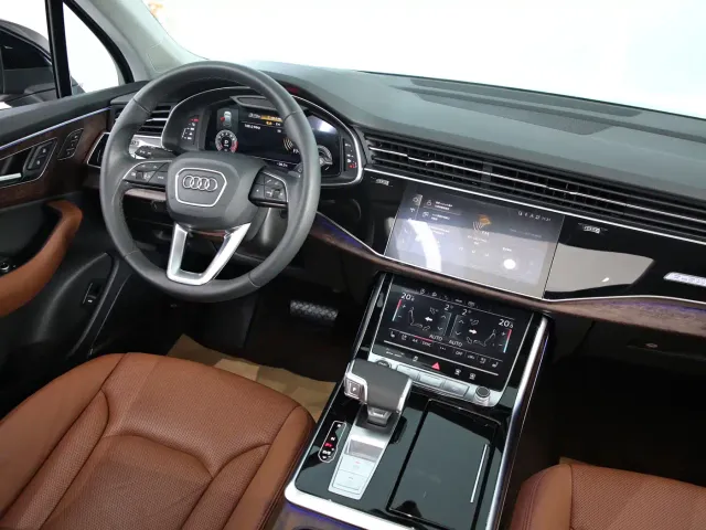 Audi Q7 — Фото автомобиля 9