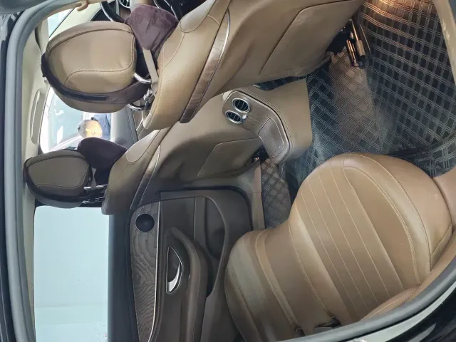 Mercedes-Benz E-Class — Фото автомобиля 8