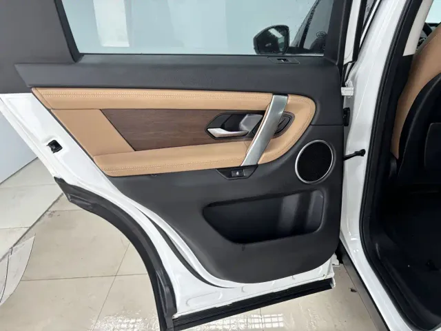 Land Rover Discovery Sport — Фото автомобиля 19