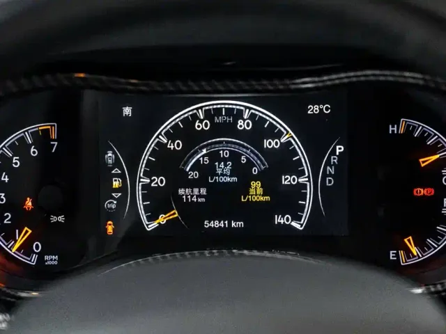 Jeep Grand Cherokee — Фото автомобиля 8