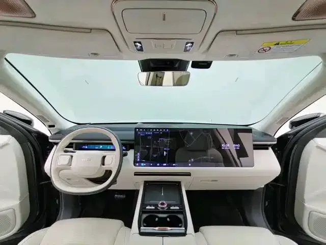 Lynk & Co 900 — Фото автомобиля 9