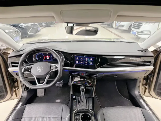 Volkswagen Passat — Фото автомобиля 8