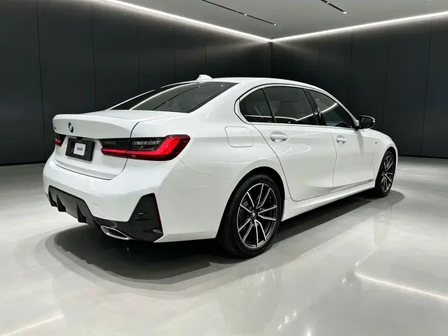 BMW 3 Series — Фото автомобиля 4