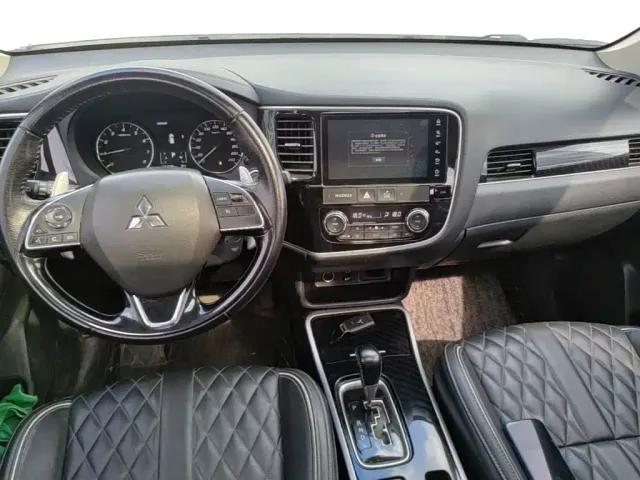 Mitsubishi Outlander — Фото автомобиля 12