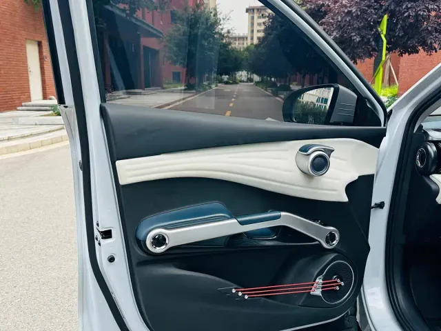 BYD Yuan PLUS — Фото автомобиля 9