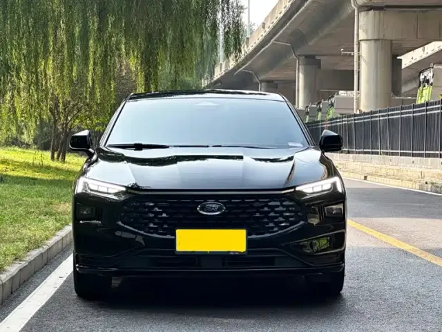Ford Mondeo — Фото автомобиля 2