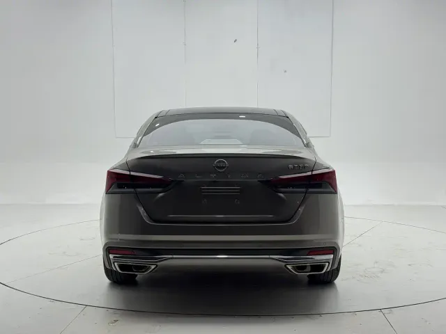Nissan Teana — Фото автомобиля 5